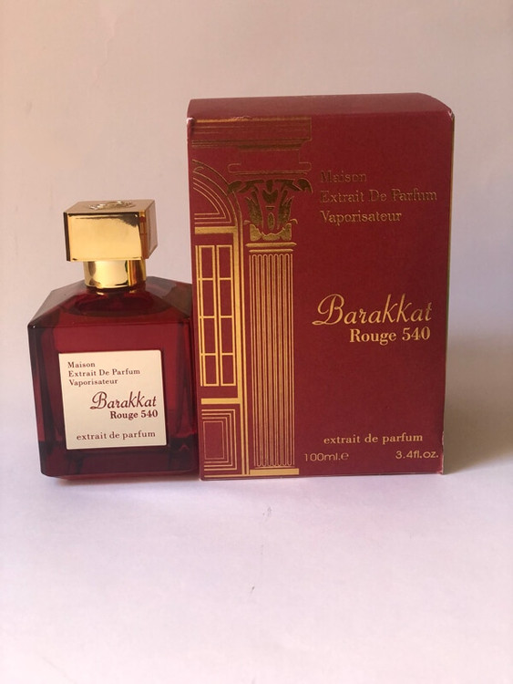 عطر باکارادرژ قرمز